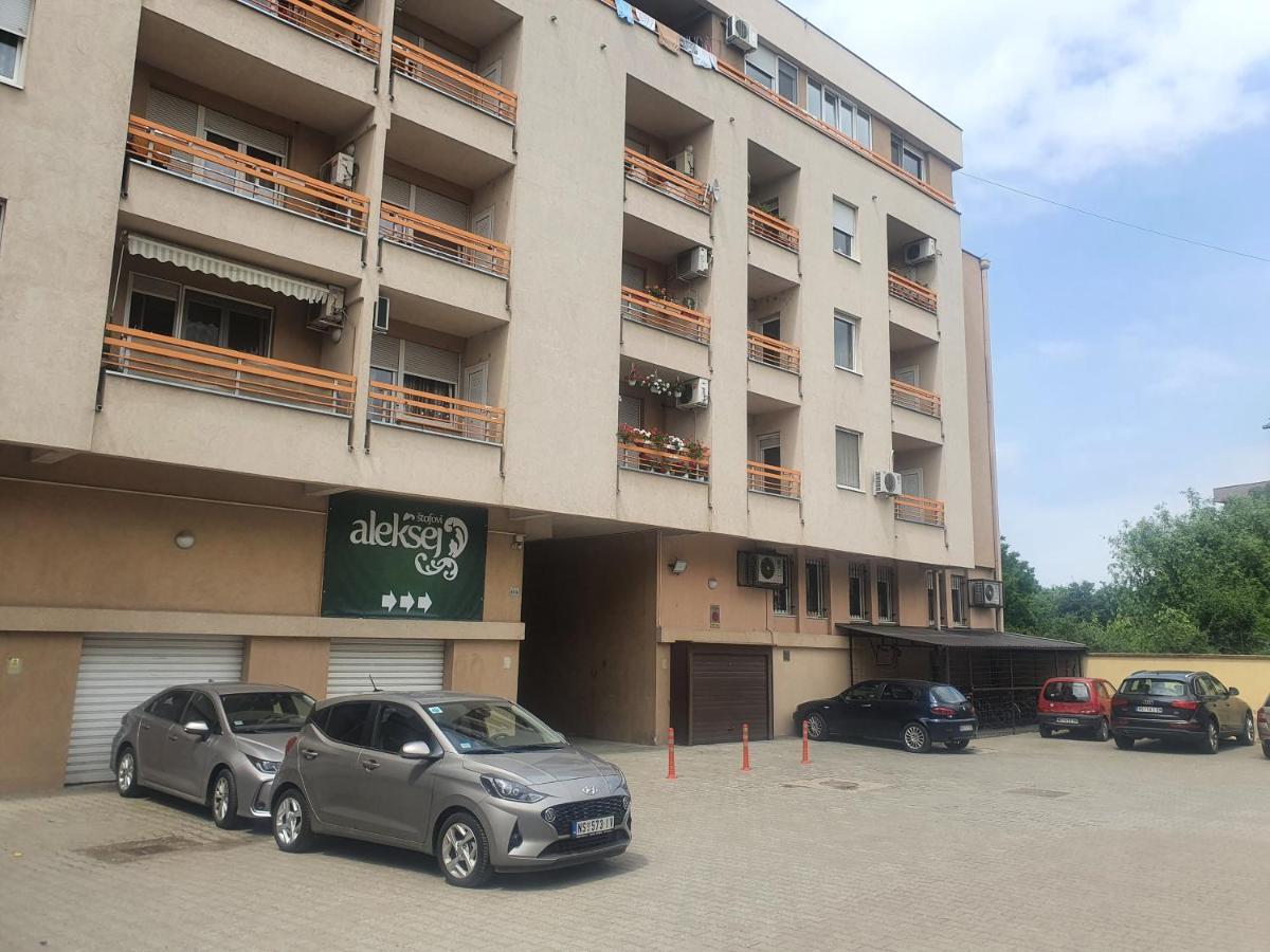 Apartman 64 - Besplatan Parking Za Goste Novi Sad Exteriör bild