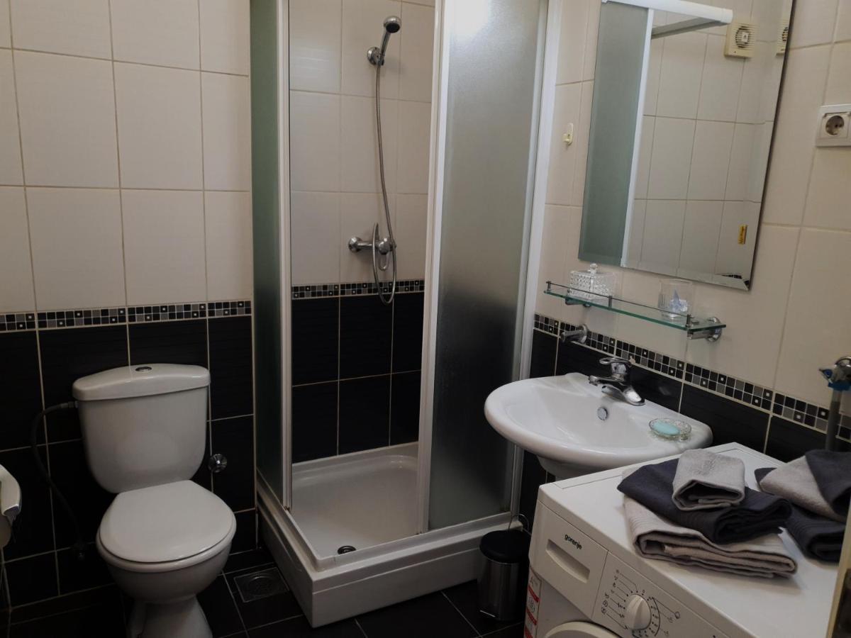 Apartman 64 - Besplatan Parking Za Goste Novi Sad Exteriör bild